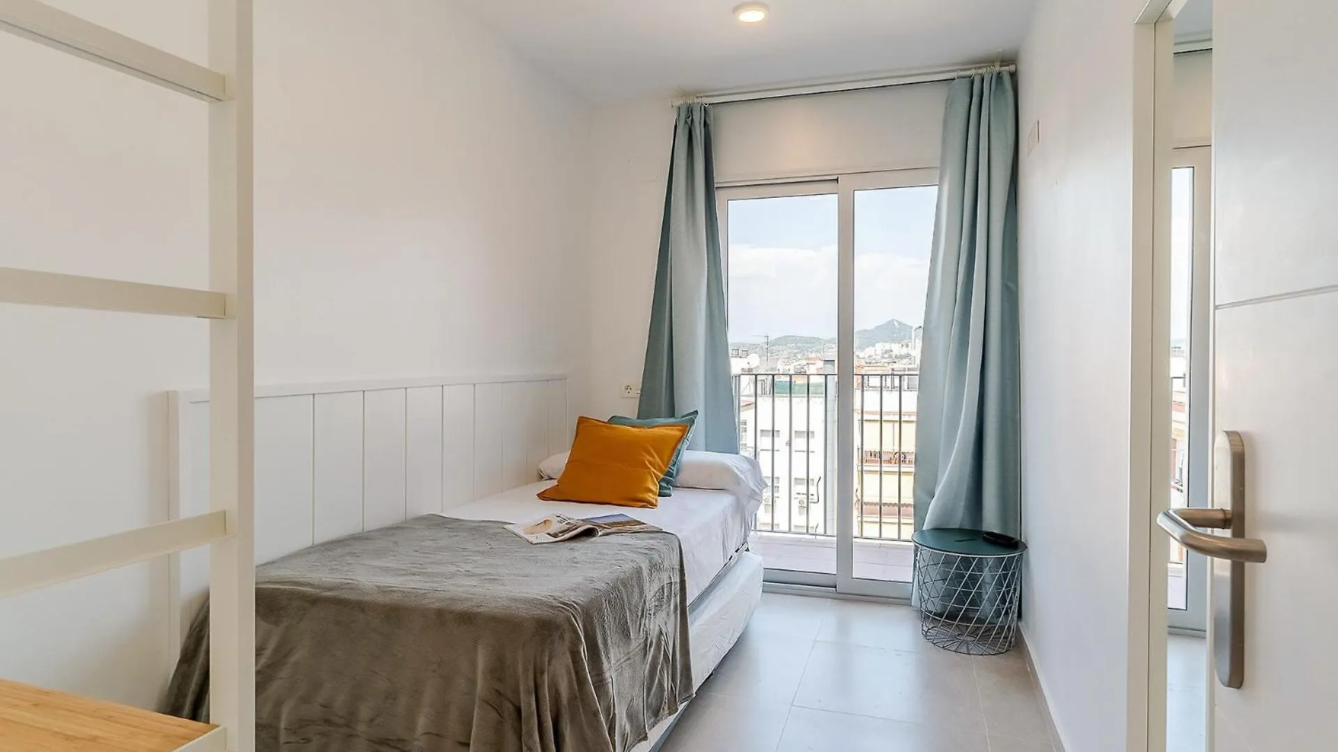4238 - Ab Duplex Santa Coloma III Apartment Barcelona