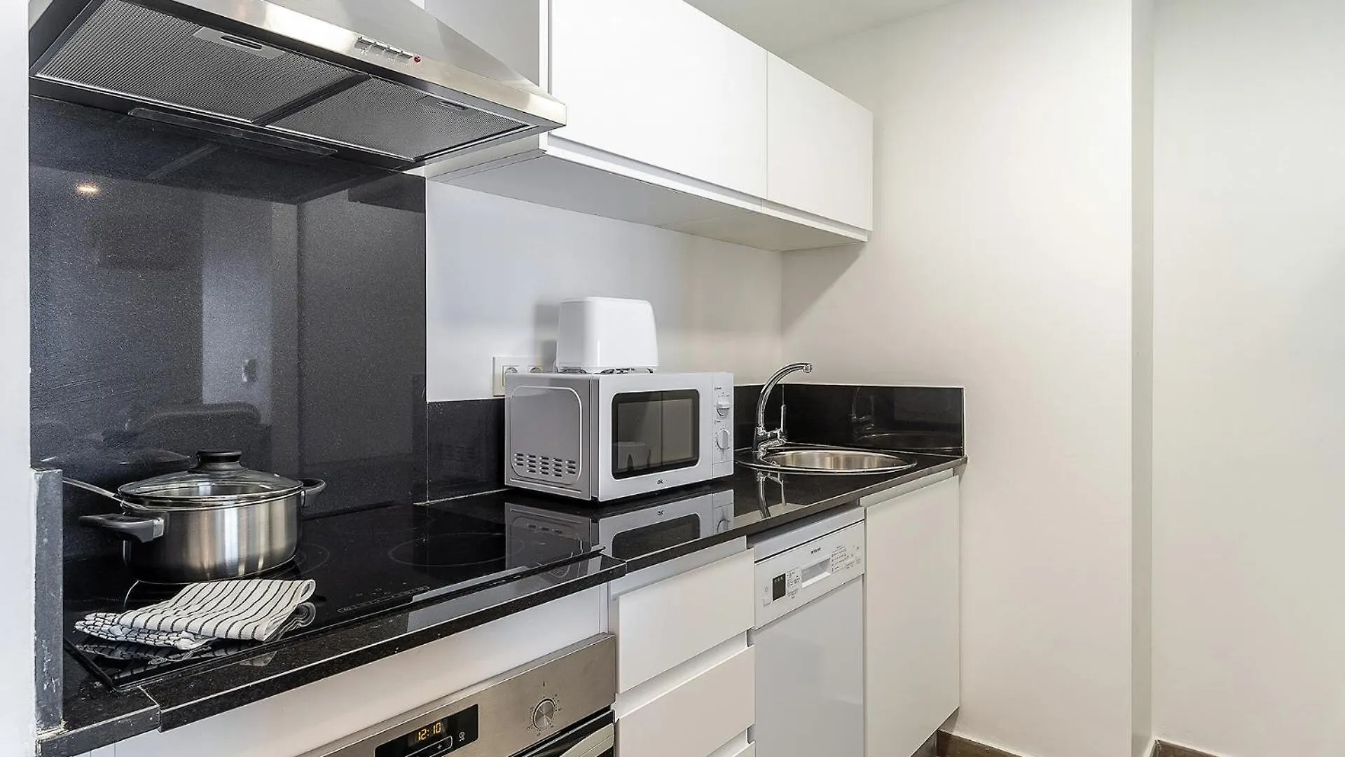 4238 - Ab Duplex Santa Coloma III Apartment Barcelona